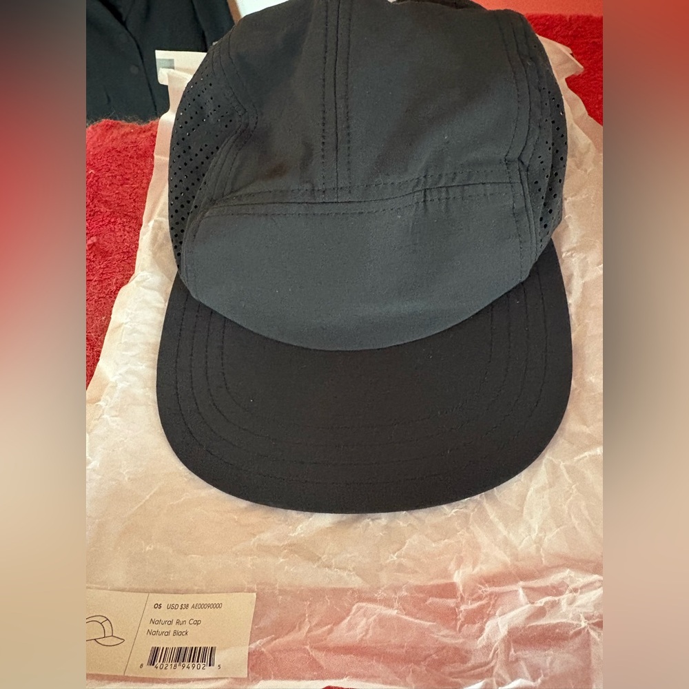 Allbirds NWT Black Perforated Cap